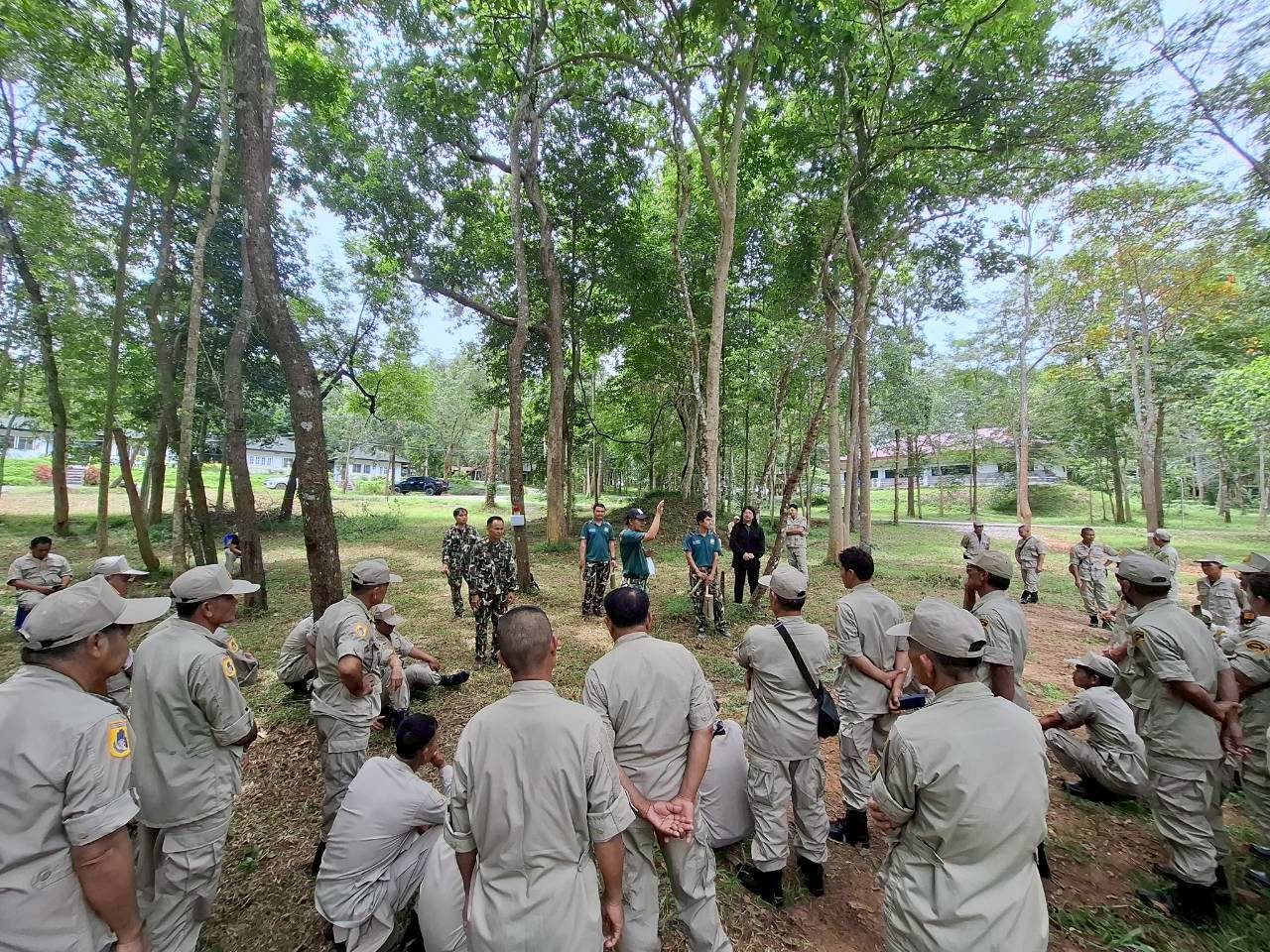 LINE_ALBUM_ทบทวน อปพร. 68_250813_477_397.jpg